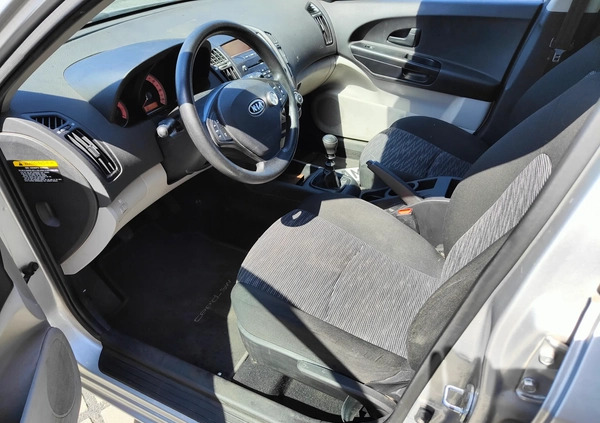 Kia Ceed cena 13900 przebieg: 181000, rok produkcji 2009 z Wolsztyn małe 79